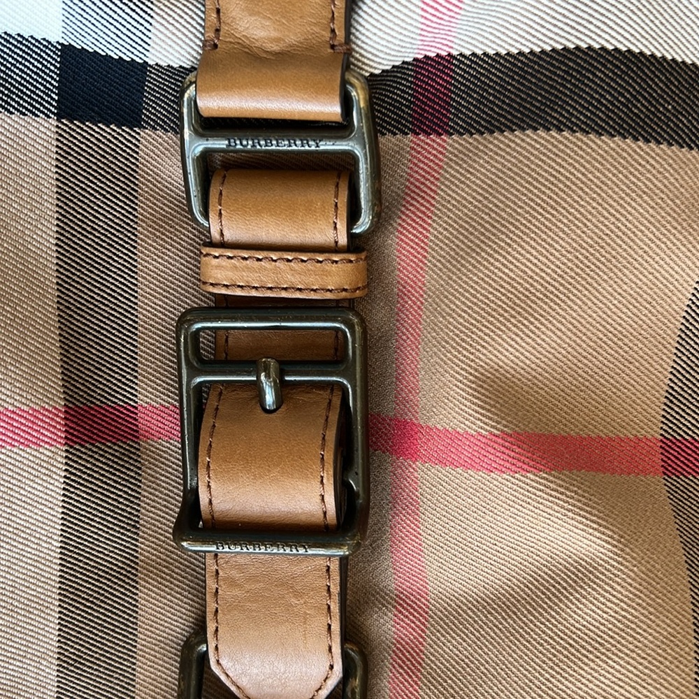 Burberry Brecon House Check Tote Bag - Picture 15 of 16